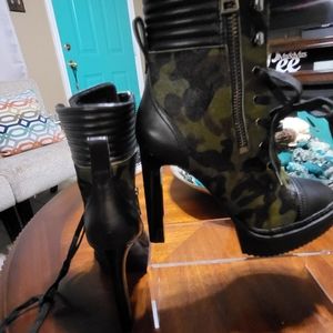 DKNY Camo VERY SEXY ANKLE BOOTIES